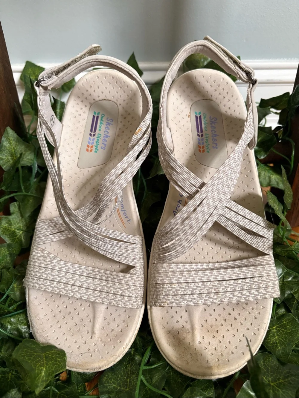 Skechers Women's Light Beige Strappy Comfort Sandals - Picture 1 of 4